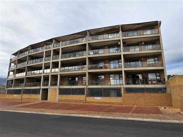 2 Bed Apartment in Paarl Central East