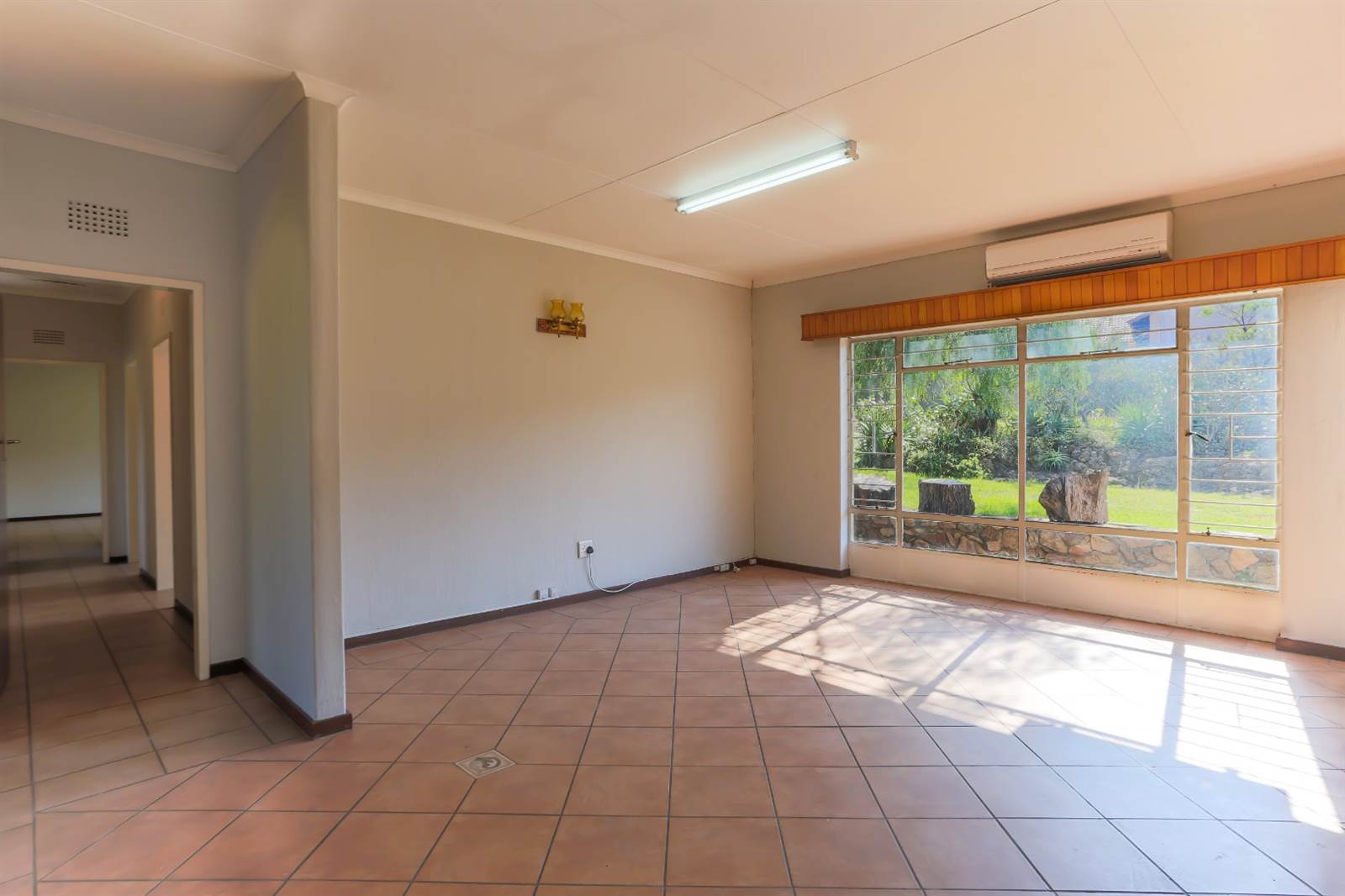3 Bed House in Constantia Kloof photo number 5