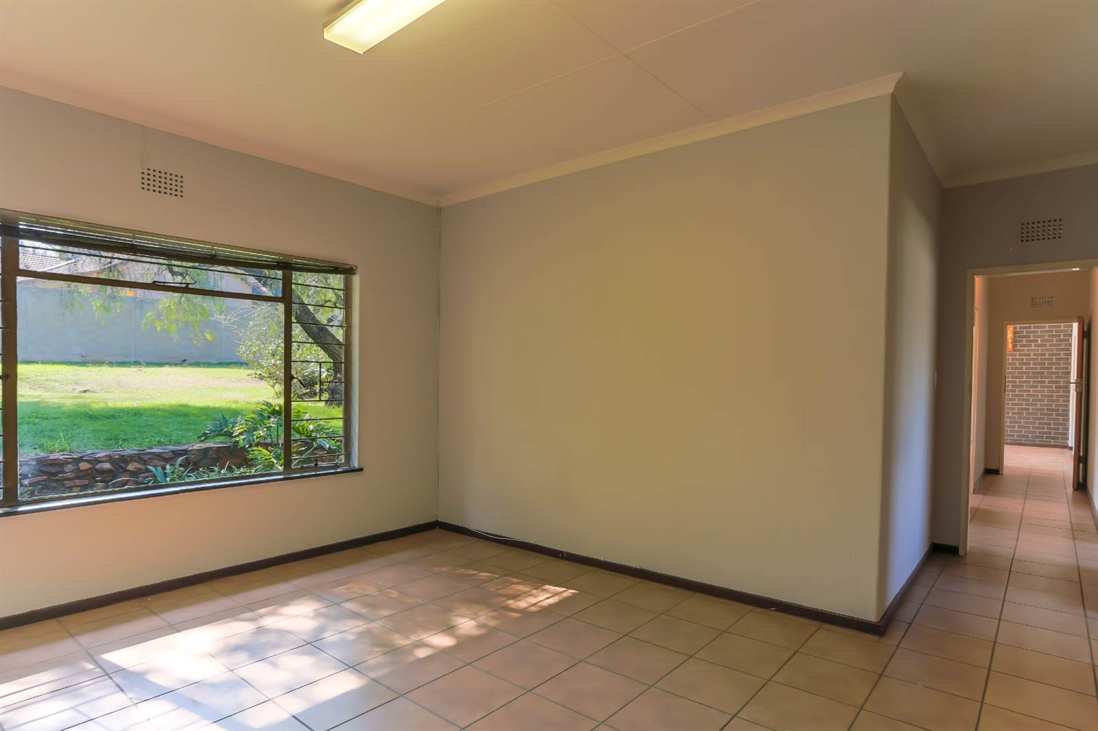3 Bed House in Constantia Kloof photo number 13