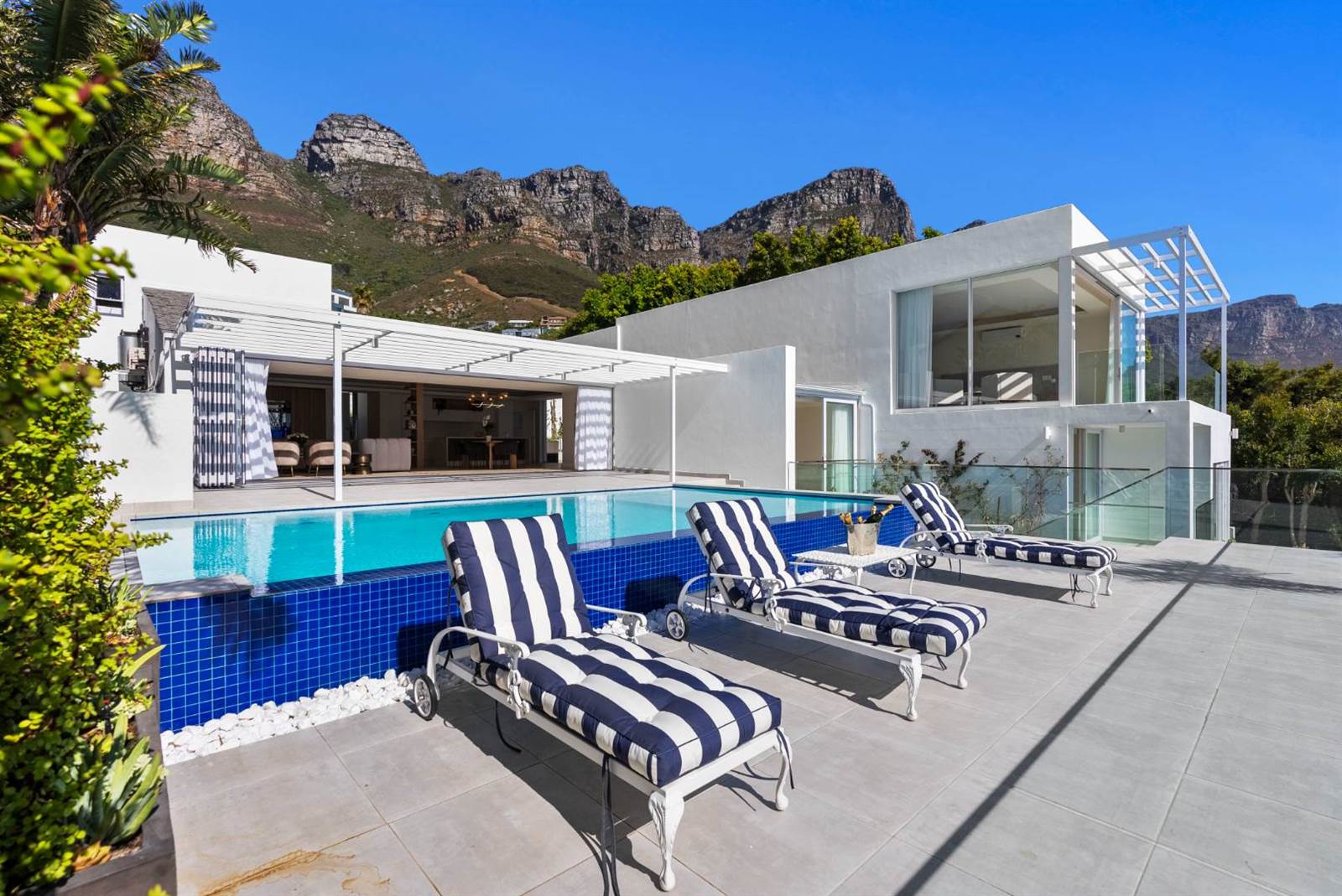 4 Bed House in Camps Bay photo number 18