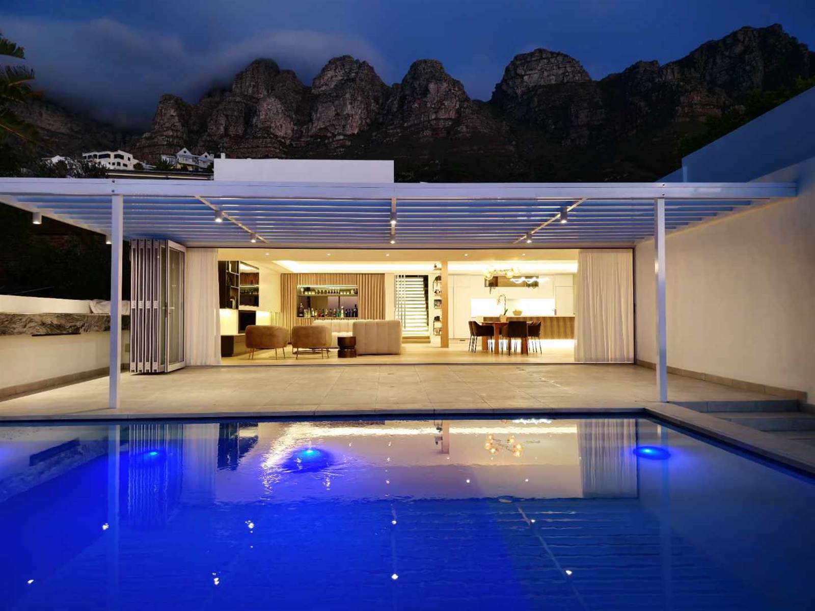 4 Bed House in Camps Bay photo number 22