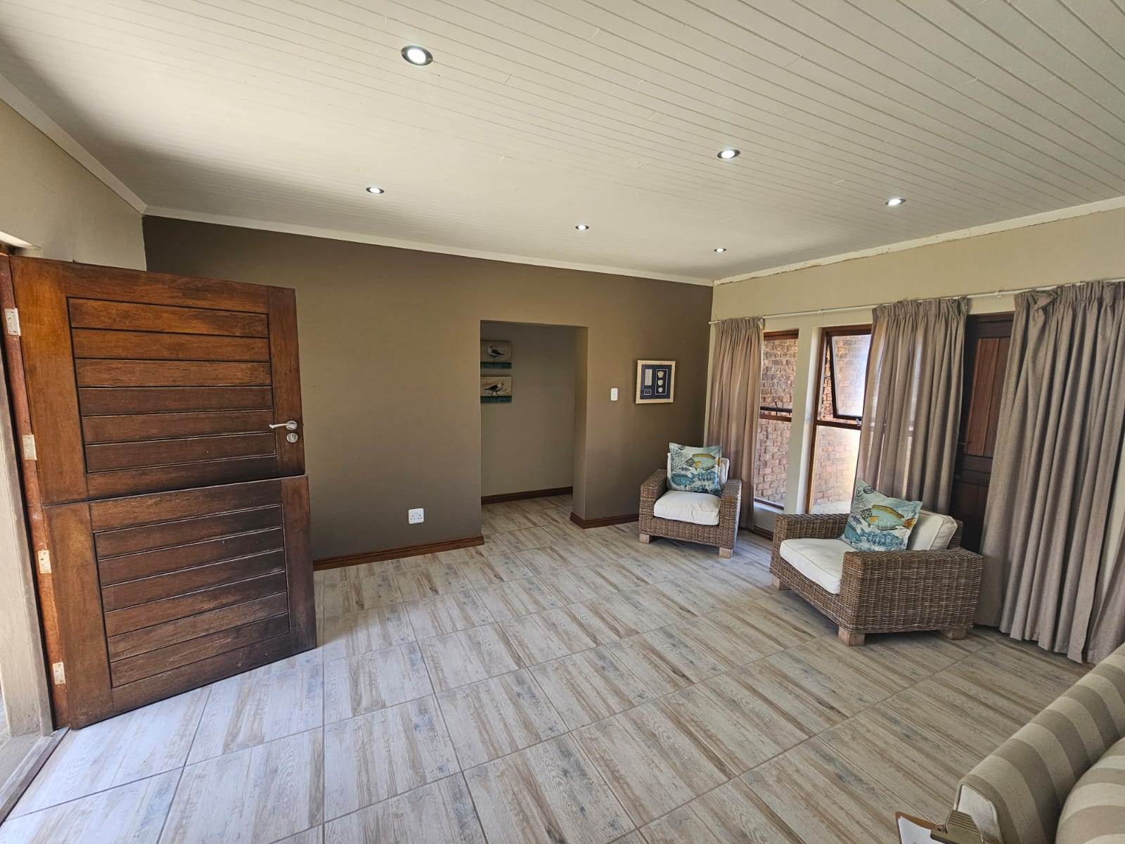 4 Bed House in Jongensfontein photo number 4