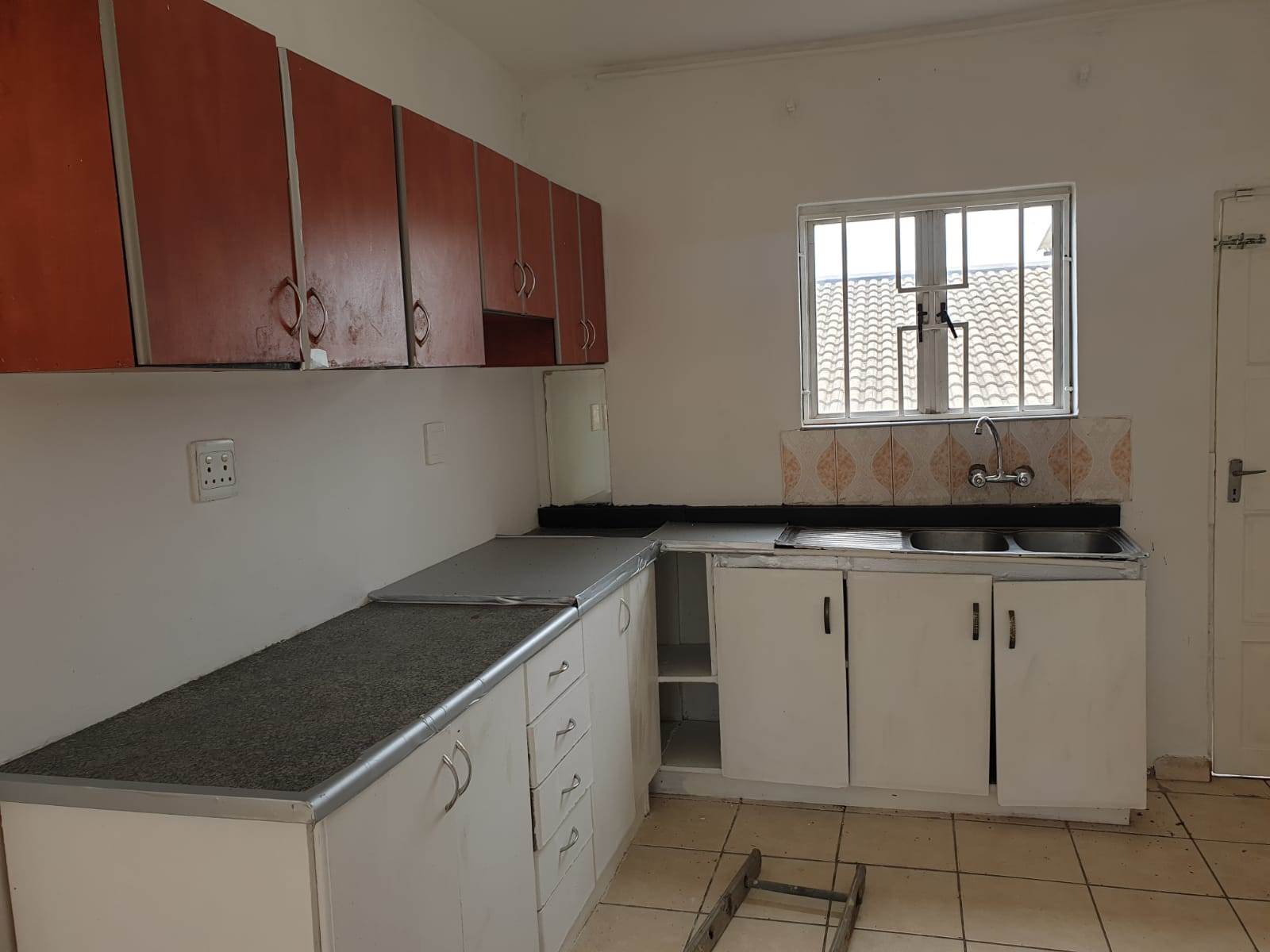 2 Bed Apartment in Palmview photo number 3