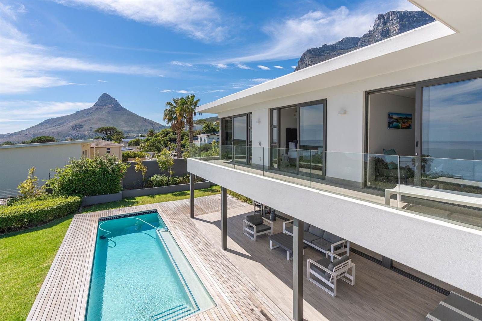 6 Bed House in Camps Bay photo number 25