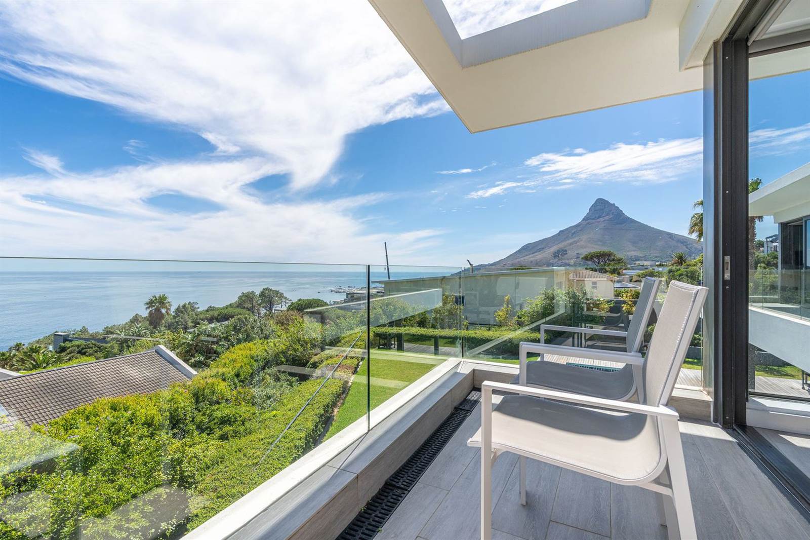 6 Bed House in Camps Bay photo number 19