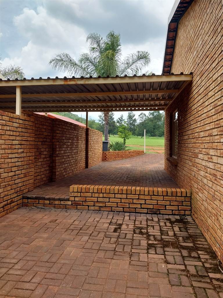 1412  m² Commercial space in Rustenburg Rural photo number 23