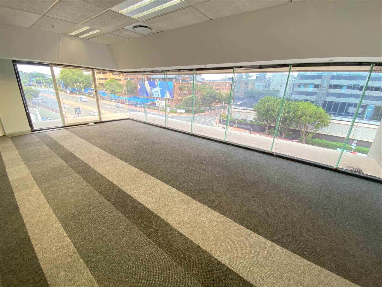 387  m² Commercial space in Sandown photo number 4