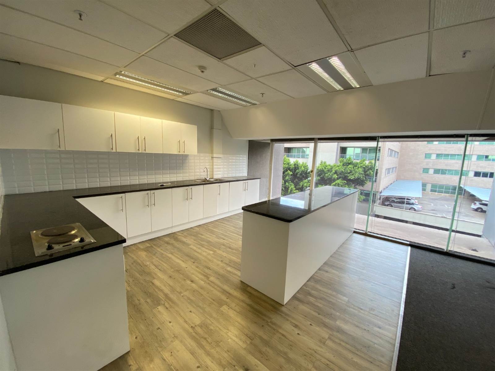 387  m² Commercial space in Sandown photo number 5