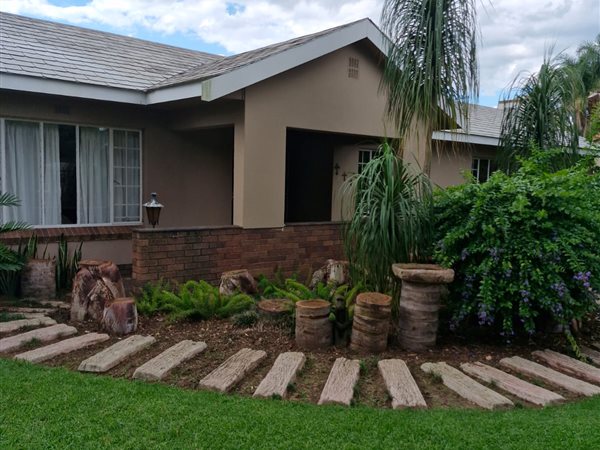4 Bedroom House 4 Bedroom House