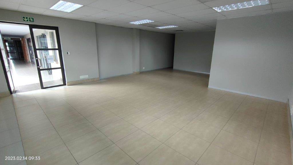 104  m² Commercial space in Die Hoewes photo number 6