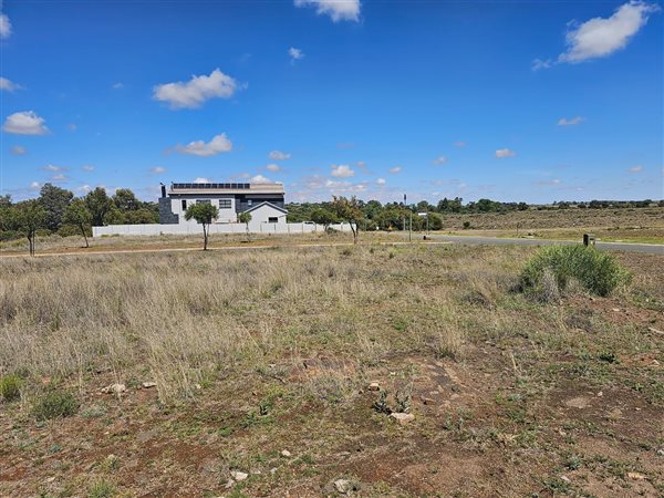 1 175 m² Land