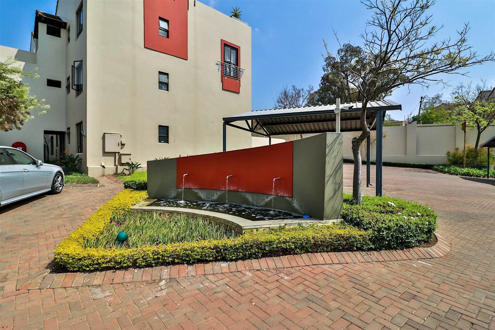 1 Bed Apartment in Bryanston photo number 27
