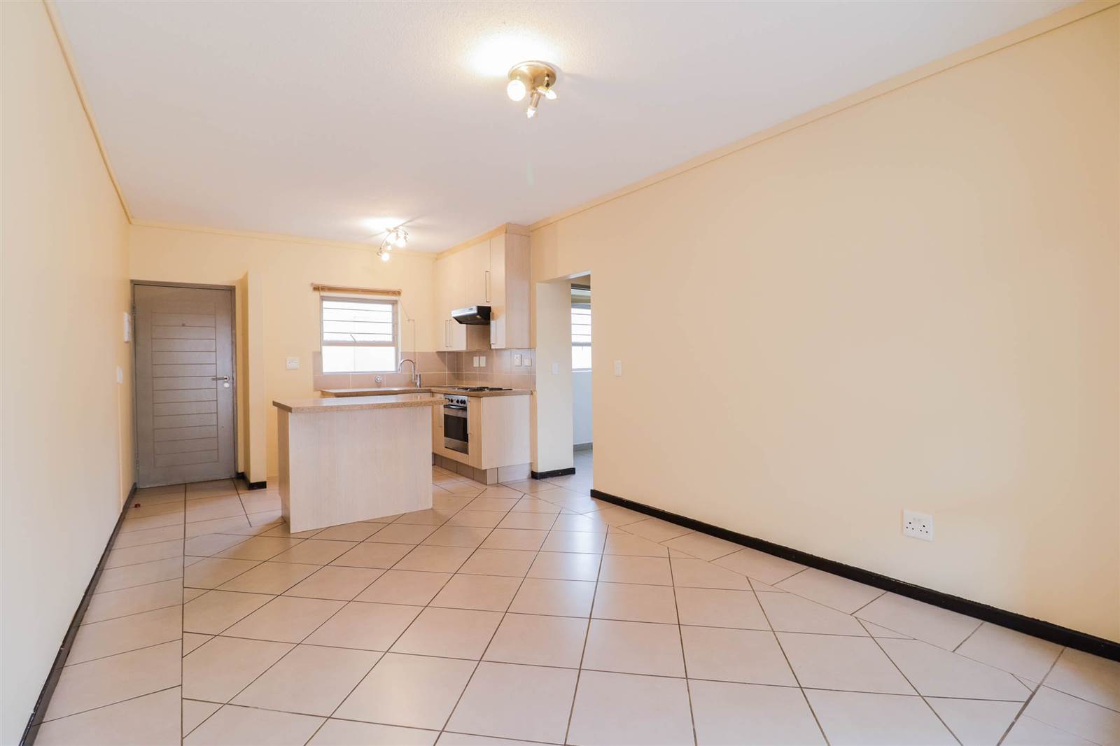1 Bed Apartment in Bryanston photo number 5