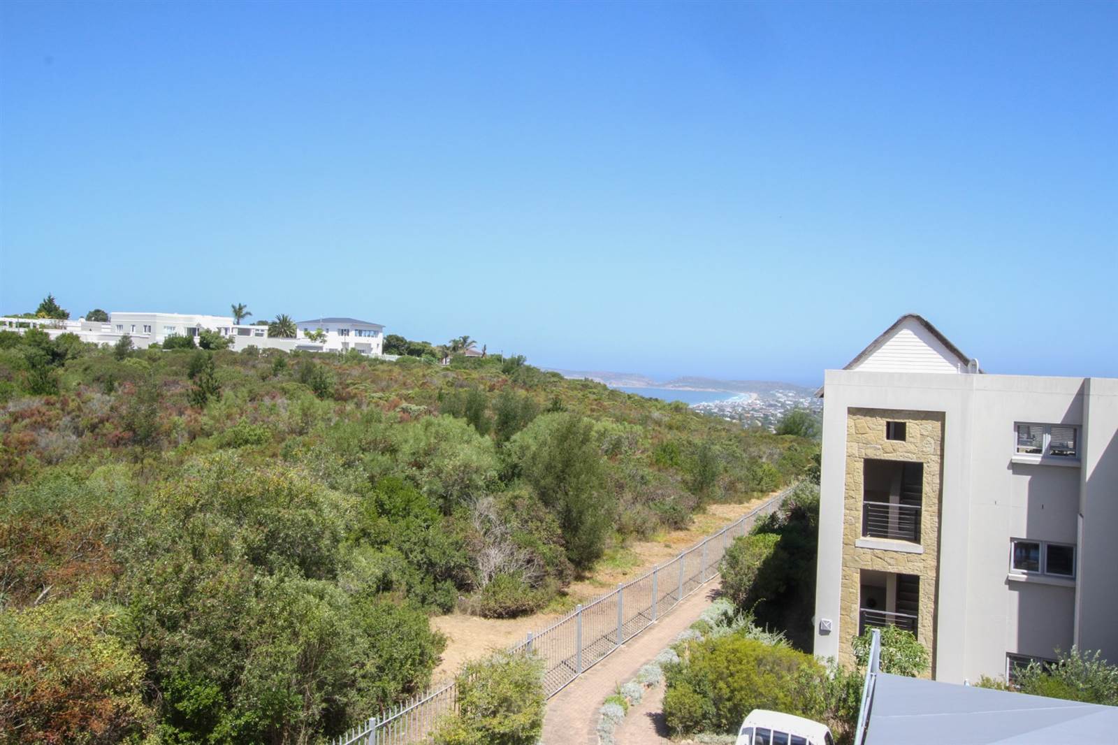 2 Bed Apartment in Plettenberg Bay photo number 11