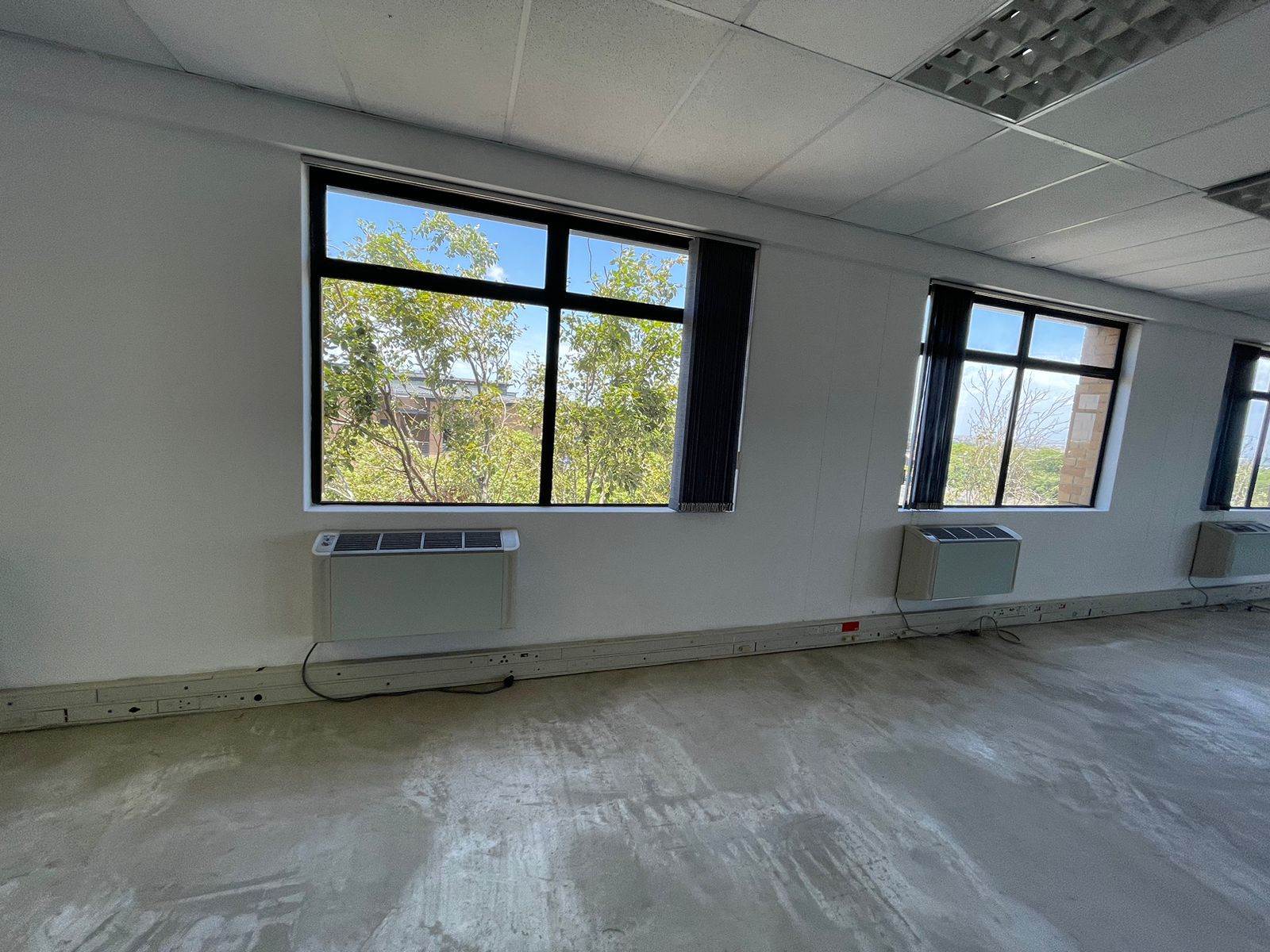 260  m² Commercial space in Plattekloof photo number 13