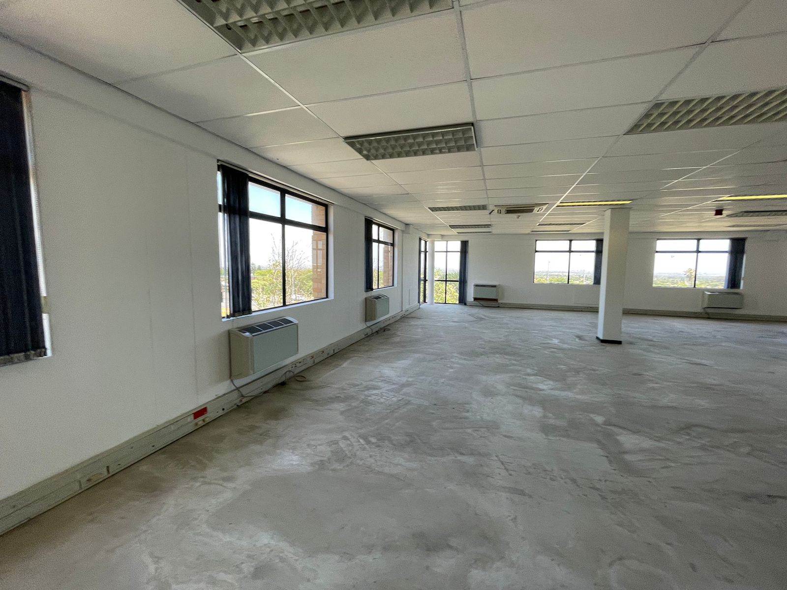 260  m² Commercial space in Plattekloof photo number 7