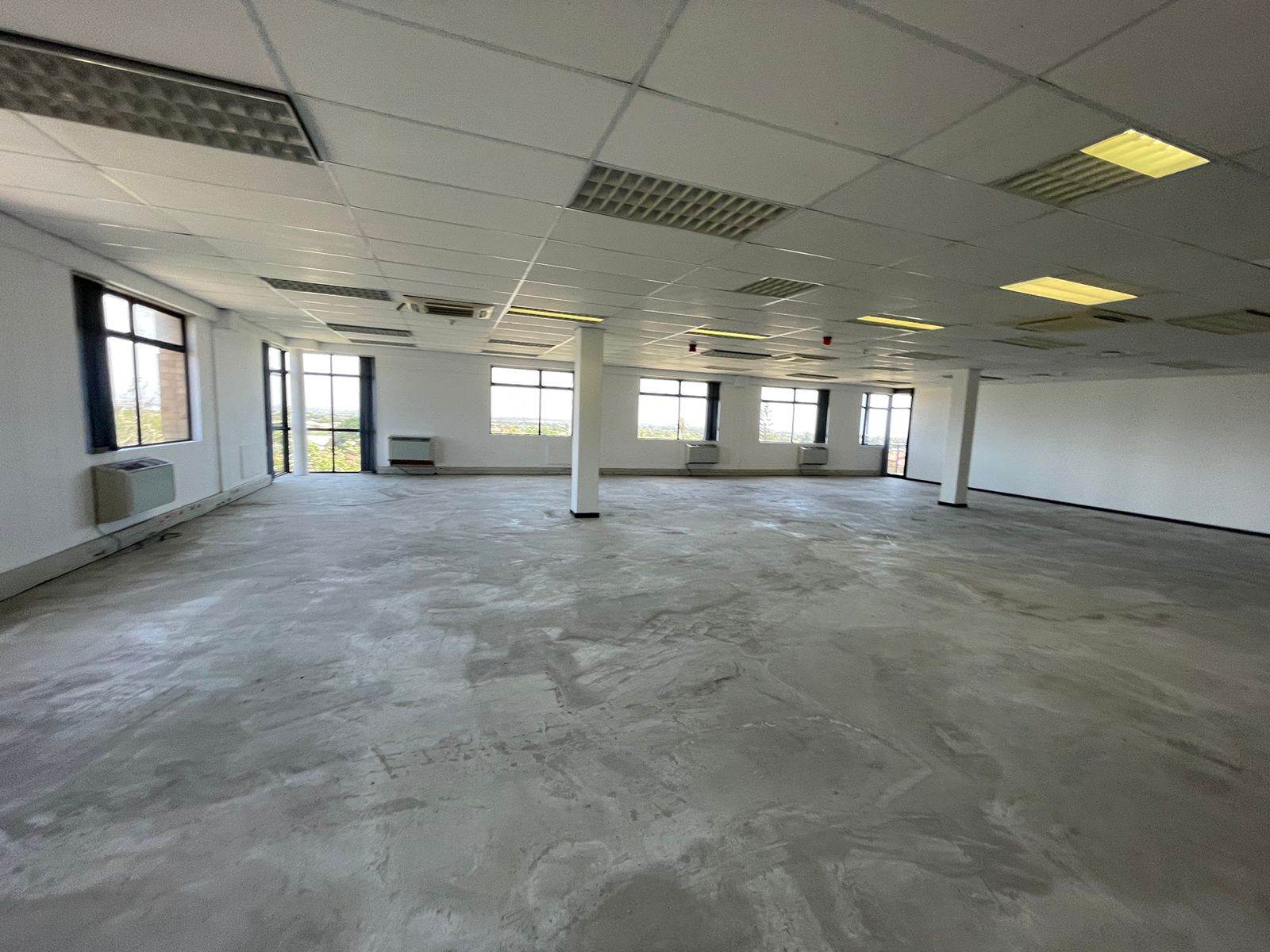 260  m² Commercial space in Plattekloof photo number 18