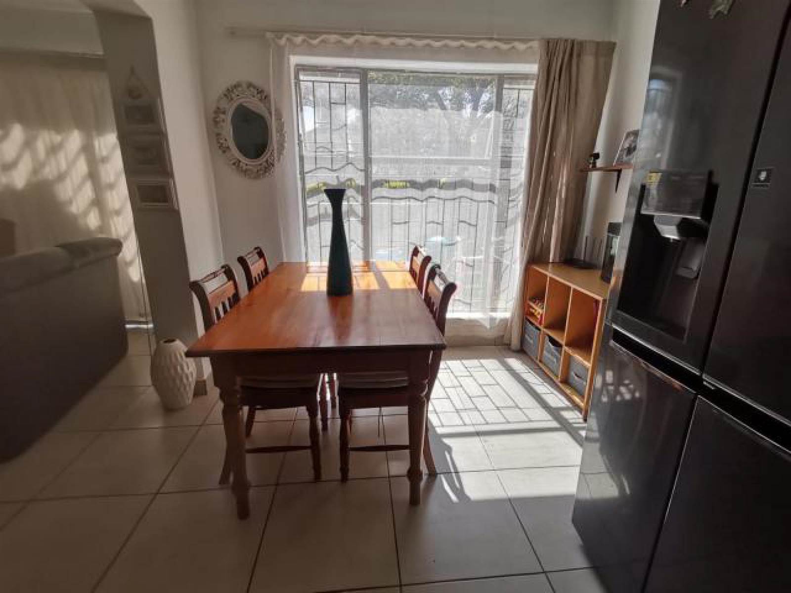 2 Bed Townhouse in Glen Marais photo number 4