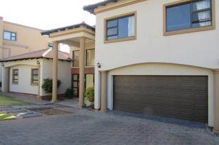 4 Bed House in Greenstone Hill photo number 1