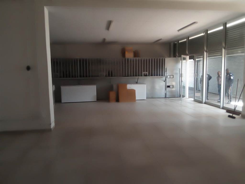 149  m² Retail Space in Pinetown Central photo number 2
