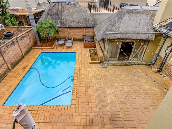 4 Bedroom House 4 Bedroom House