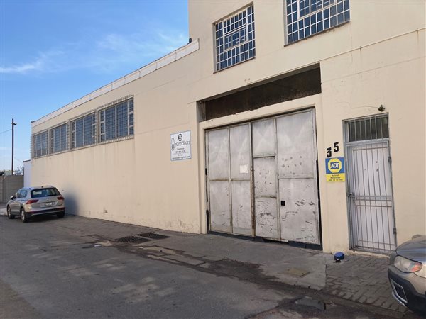 222  m² Industrial space