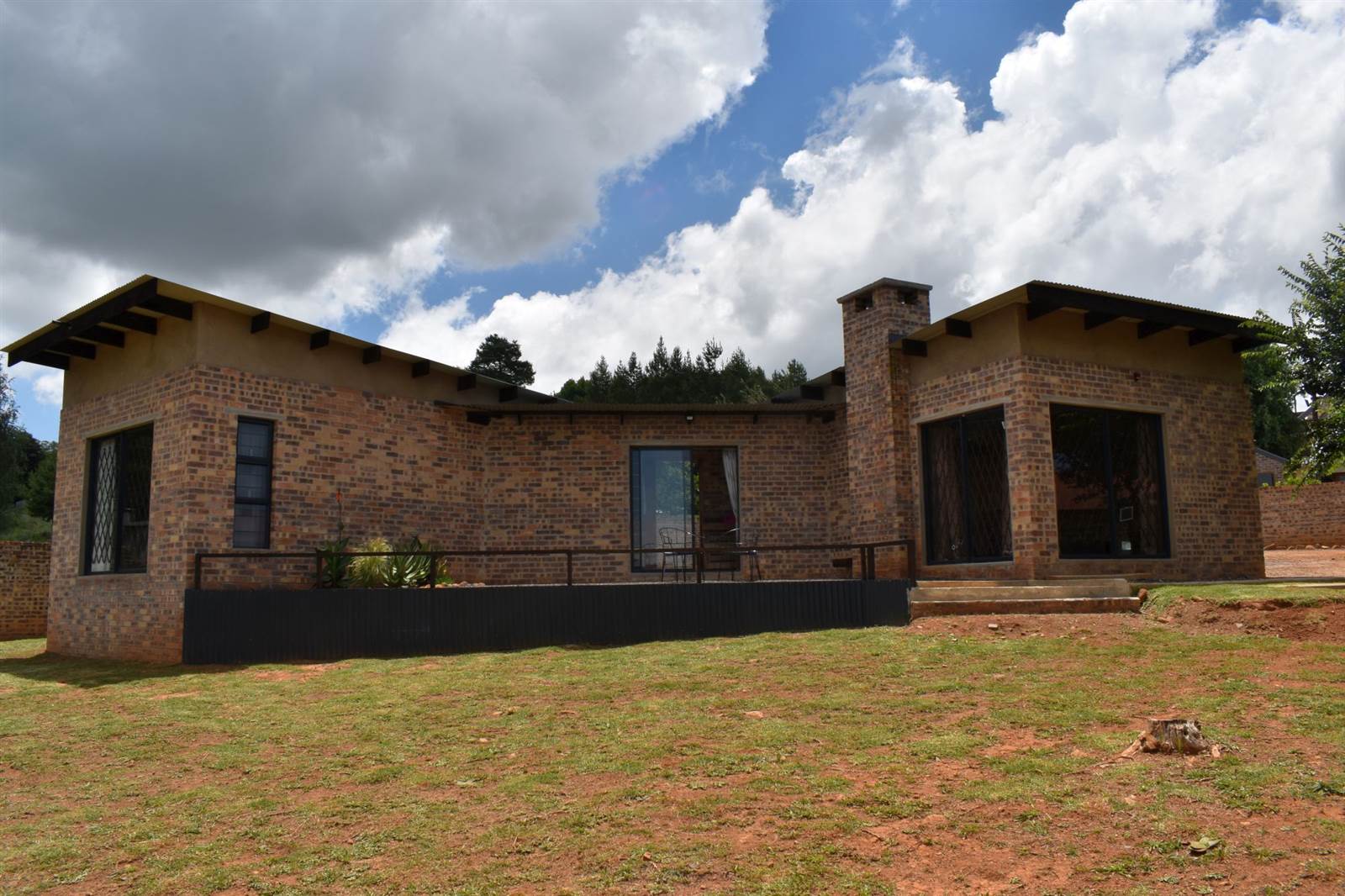 2 Bed House in Dullstroom photo number 11