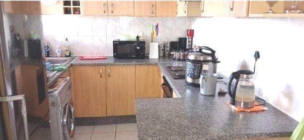 2 Bed Apartment in Corlett Gardens photo number 2