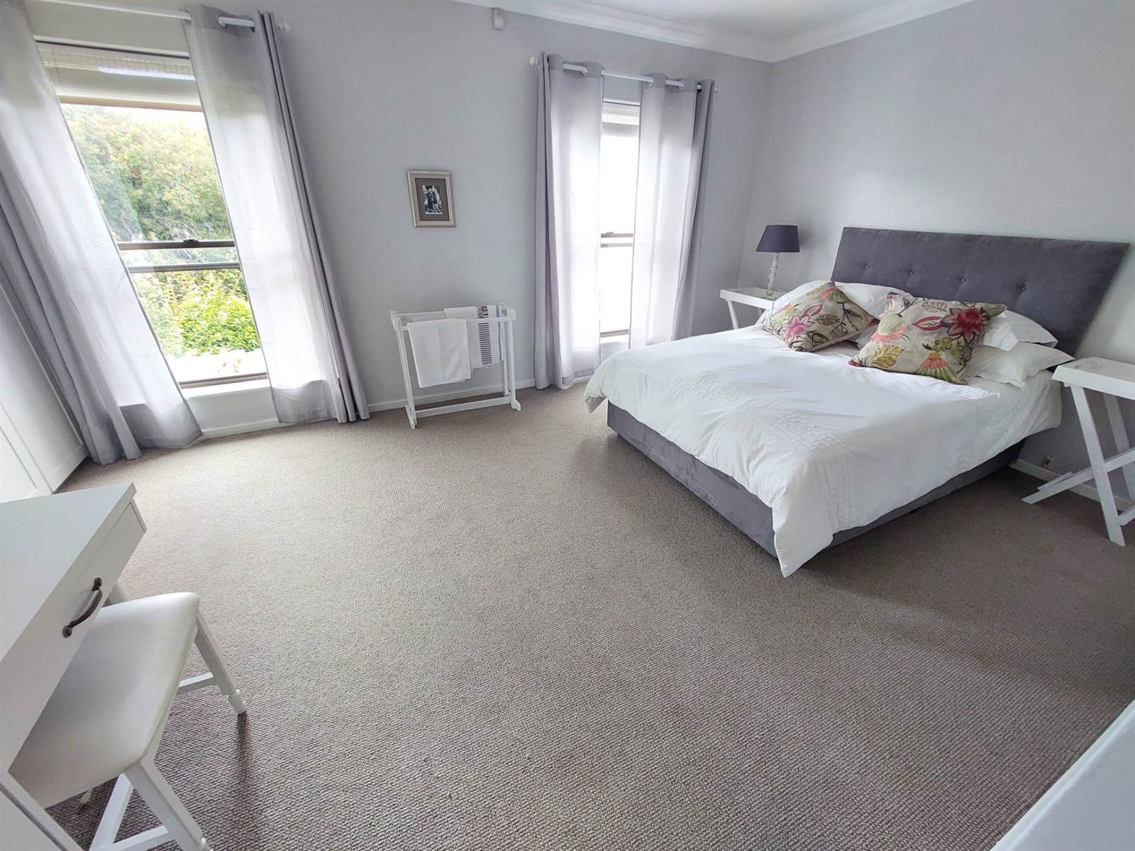 2 Bed Apartment in Eastcliff photo number 7