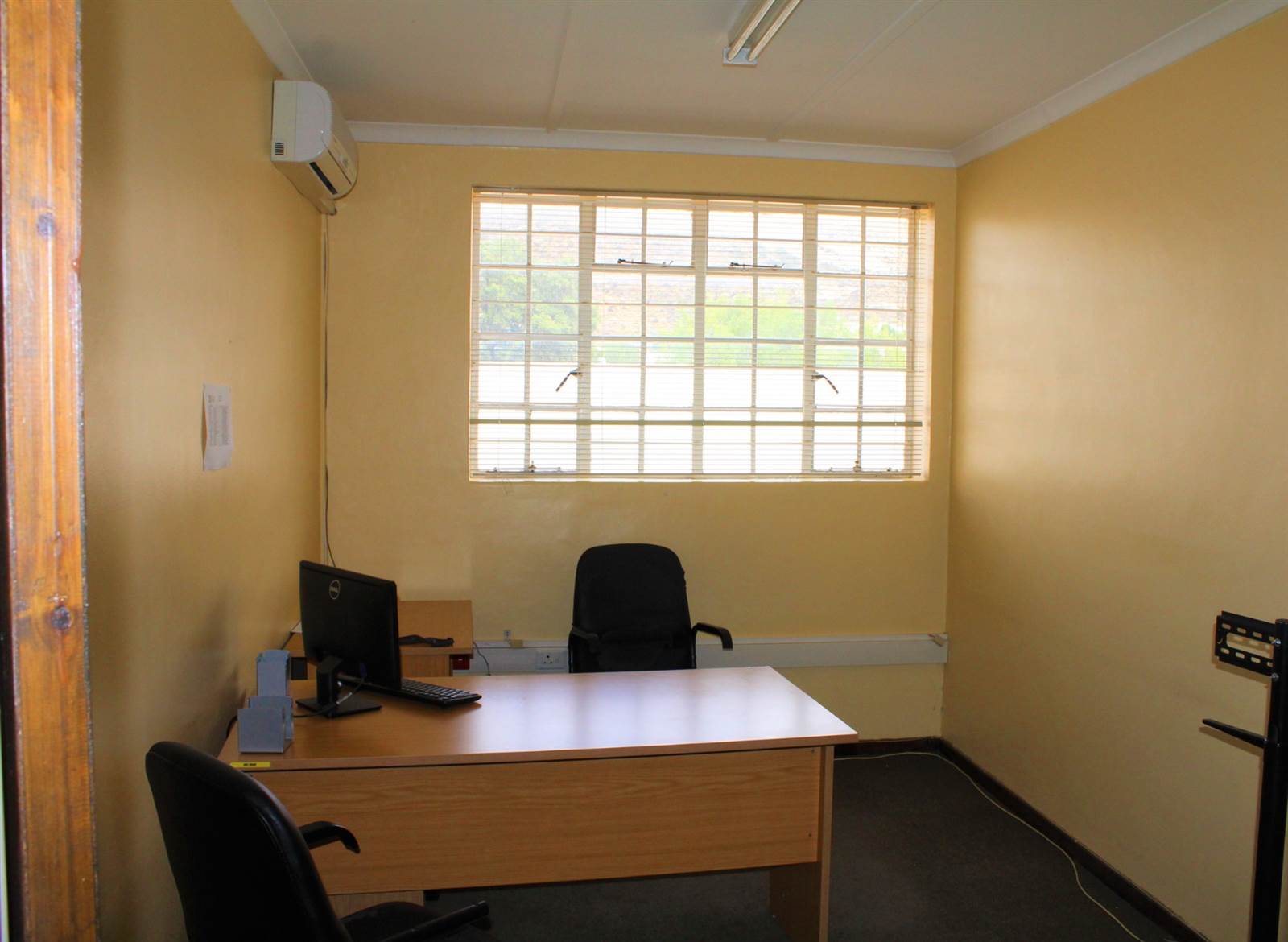 1124  m² Office Space in Springbok photo number 4