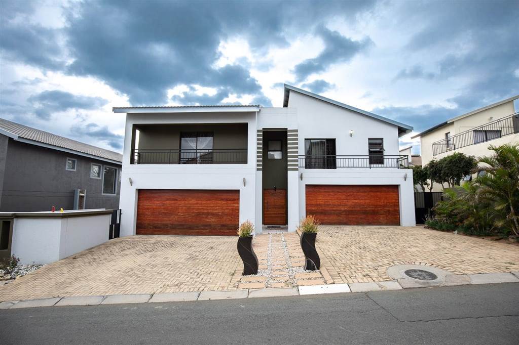 4 Bed House in Greenstone Hill photo number 1
