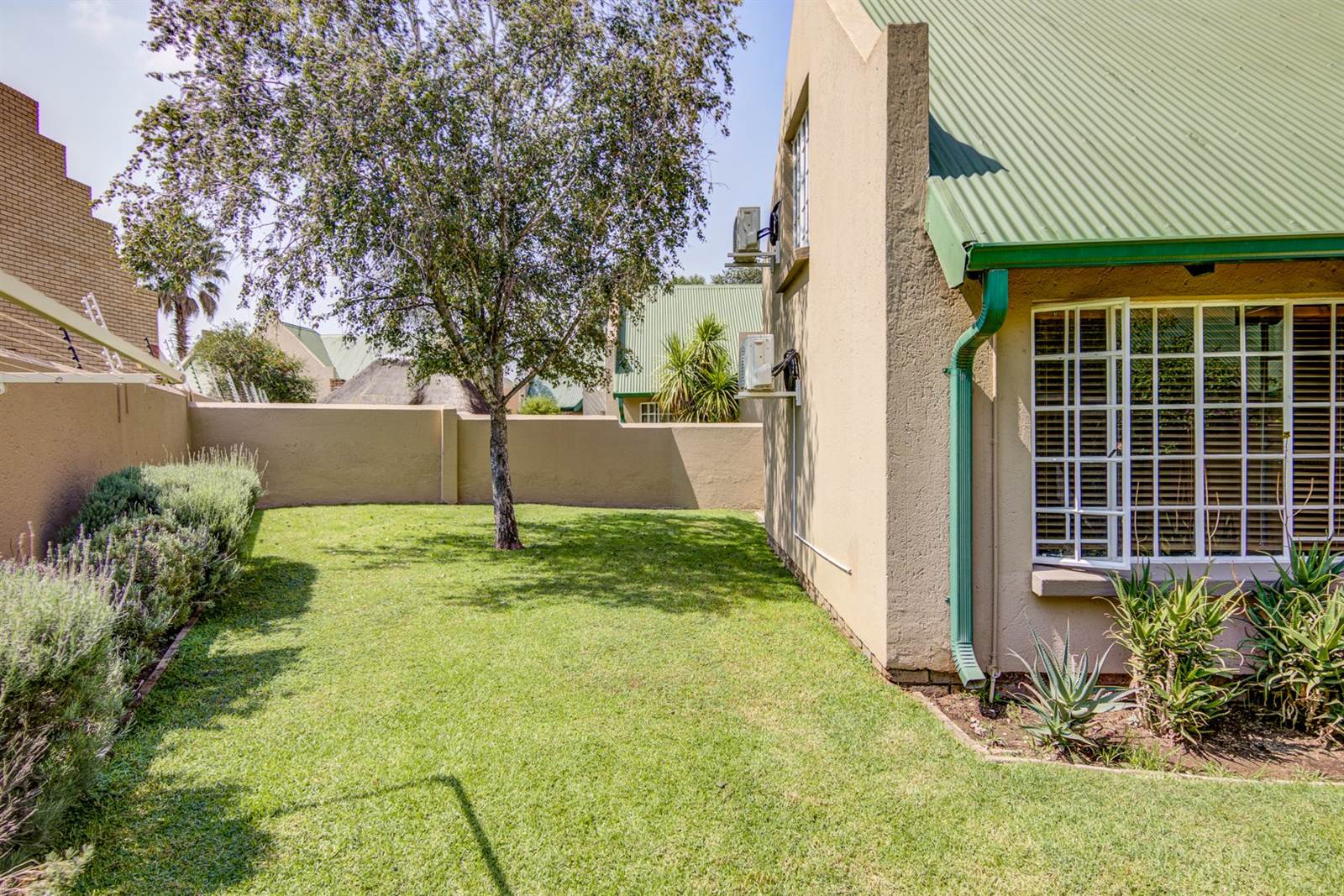 3 Bed Townhouse in Glen Marais photo number 28