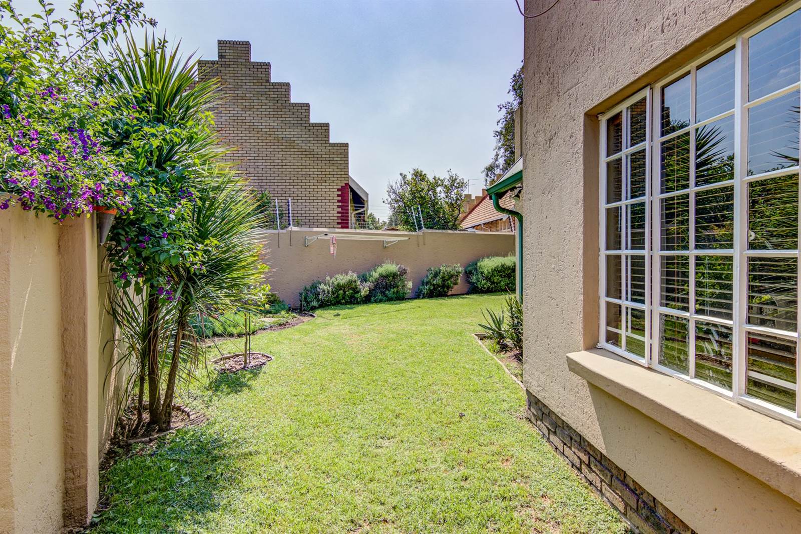 3 Bed Townhouse in Glen Marais photo number 23