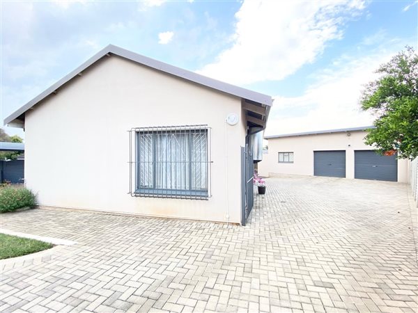 3 Bed House in Richview