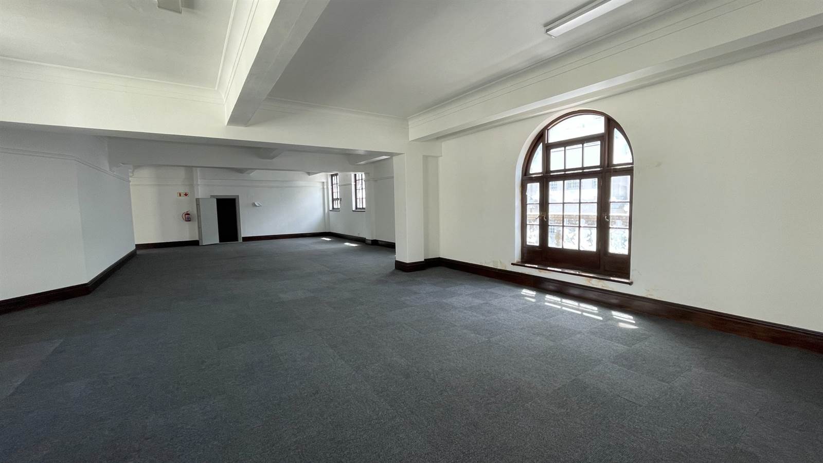 9600  m² Commercial space in Cape Town City Centre photo number 17