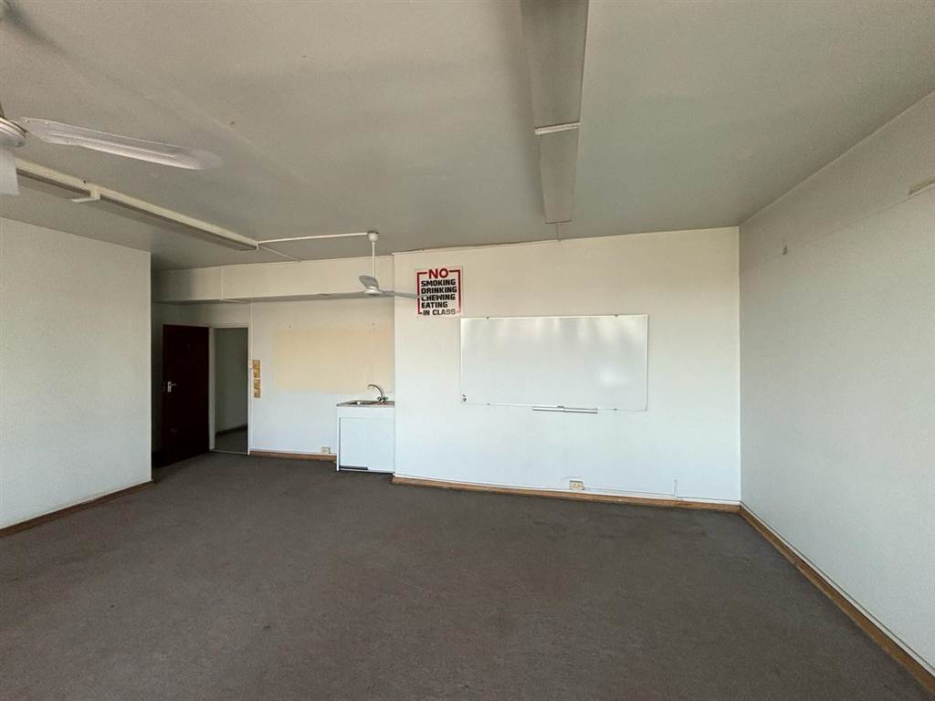 2000  m² Commercial space in Birnam photo number 16