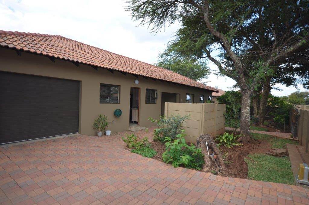 3 Bed Townhouse in Bela-Bela (Warmbaths) photo number 1