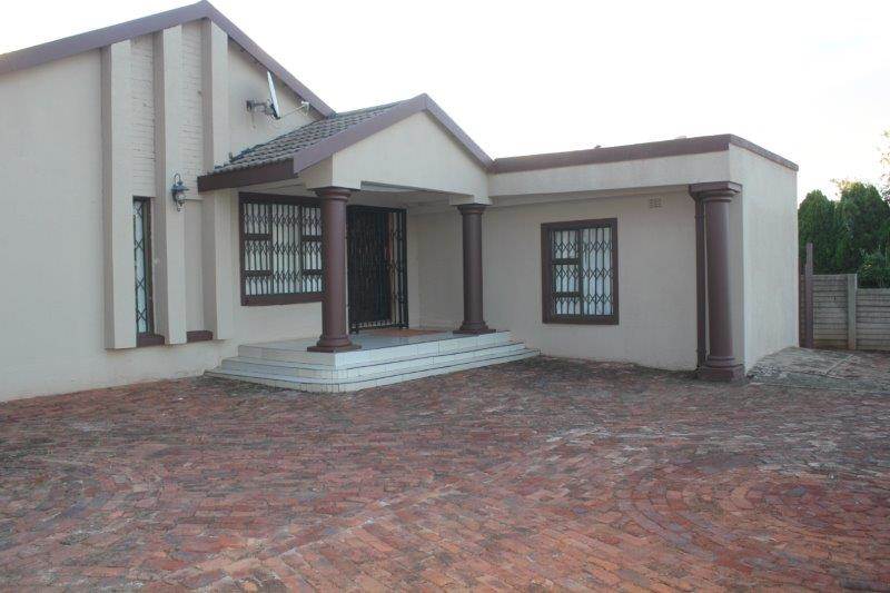 3 Bed House in Sebokeng Zone 3 photo number 2