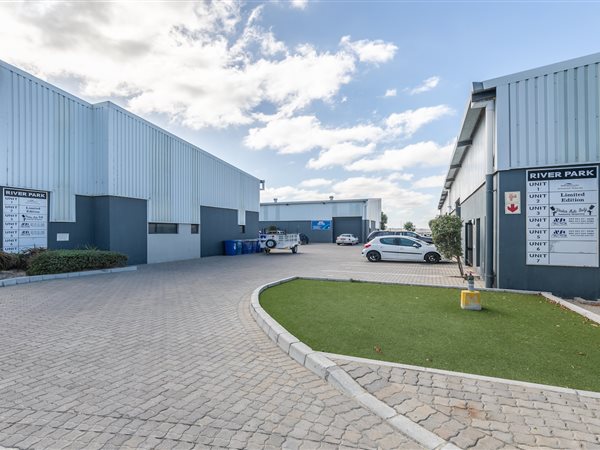 279  m² Industrial space