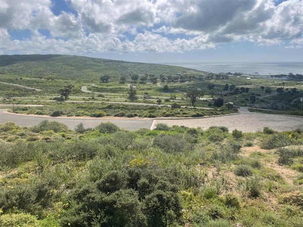 497 m² Land available in St Helena Views