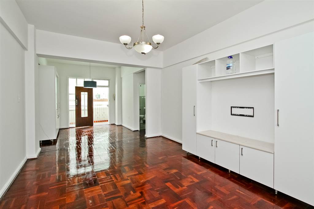 1 Bed Apartment in Observatory photo number 14