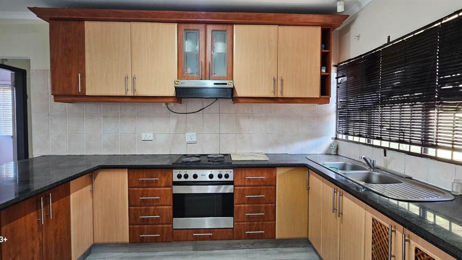 3 Bed Apartment in Verulam Central photo number 9