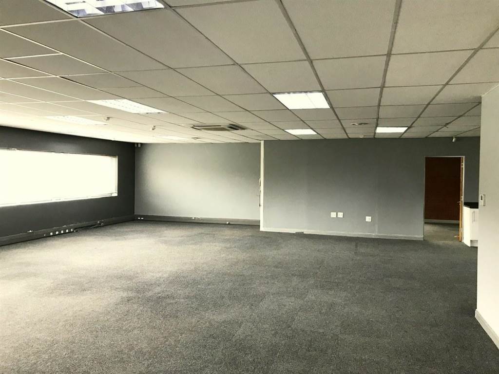 463  m² Office Space in Bedfordview photo number 10