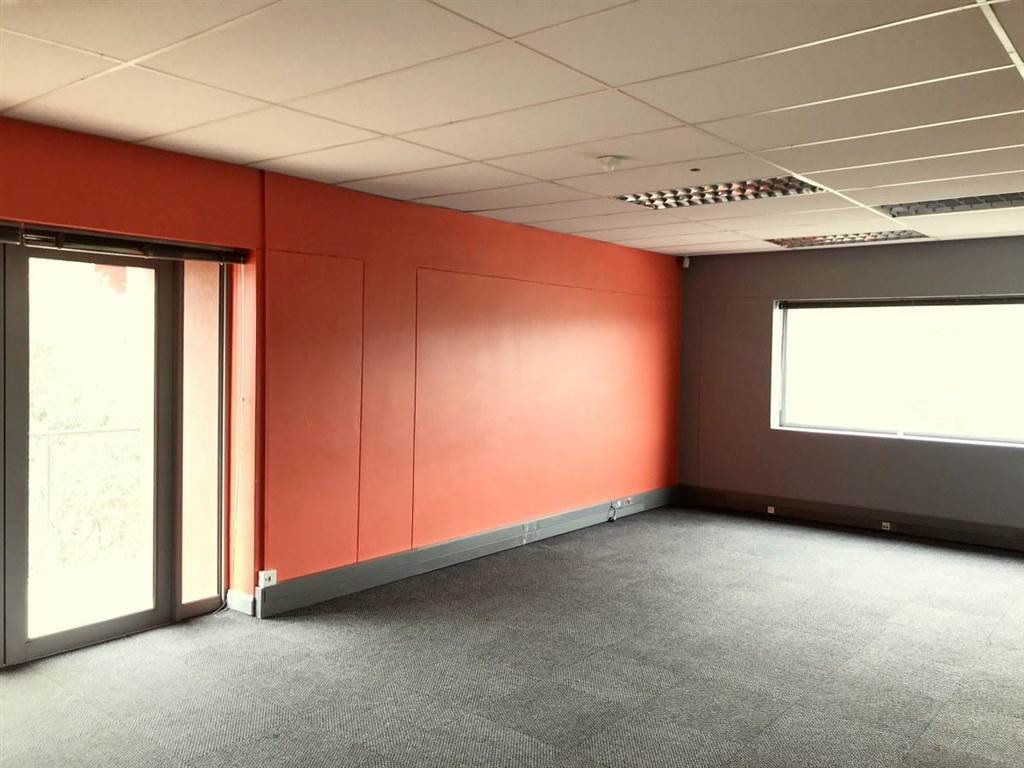 463  m² Office Space in Bedfordview photo number 11