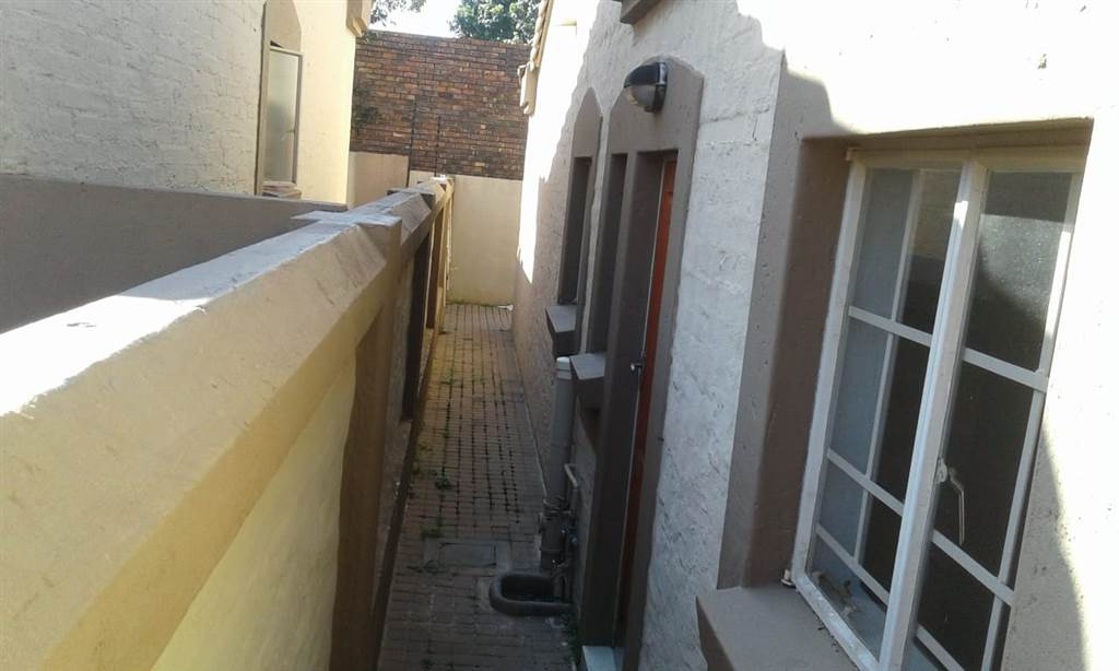 3 Bed Townhouse in Pretoria North photo number 11