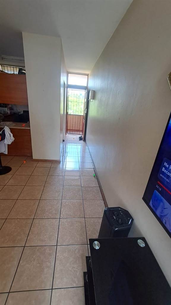 2 Bed Apartment in Empangeni Central photo number 16