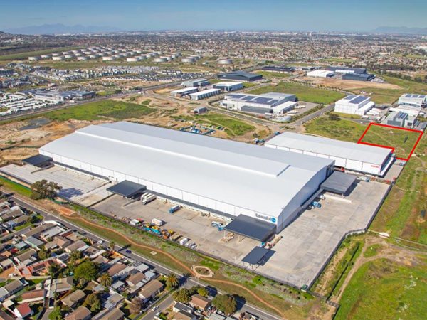 5 825  m² Industrial space