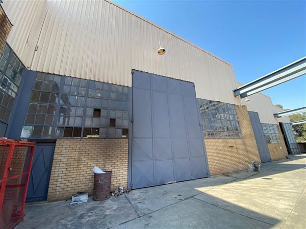 700  m² Industrial space