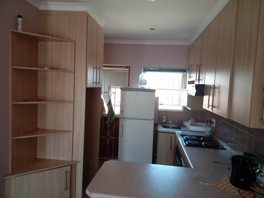 1 Bed Townhouse in Parsons Vlei photo number 4