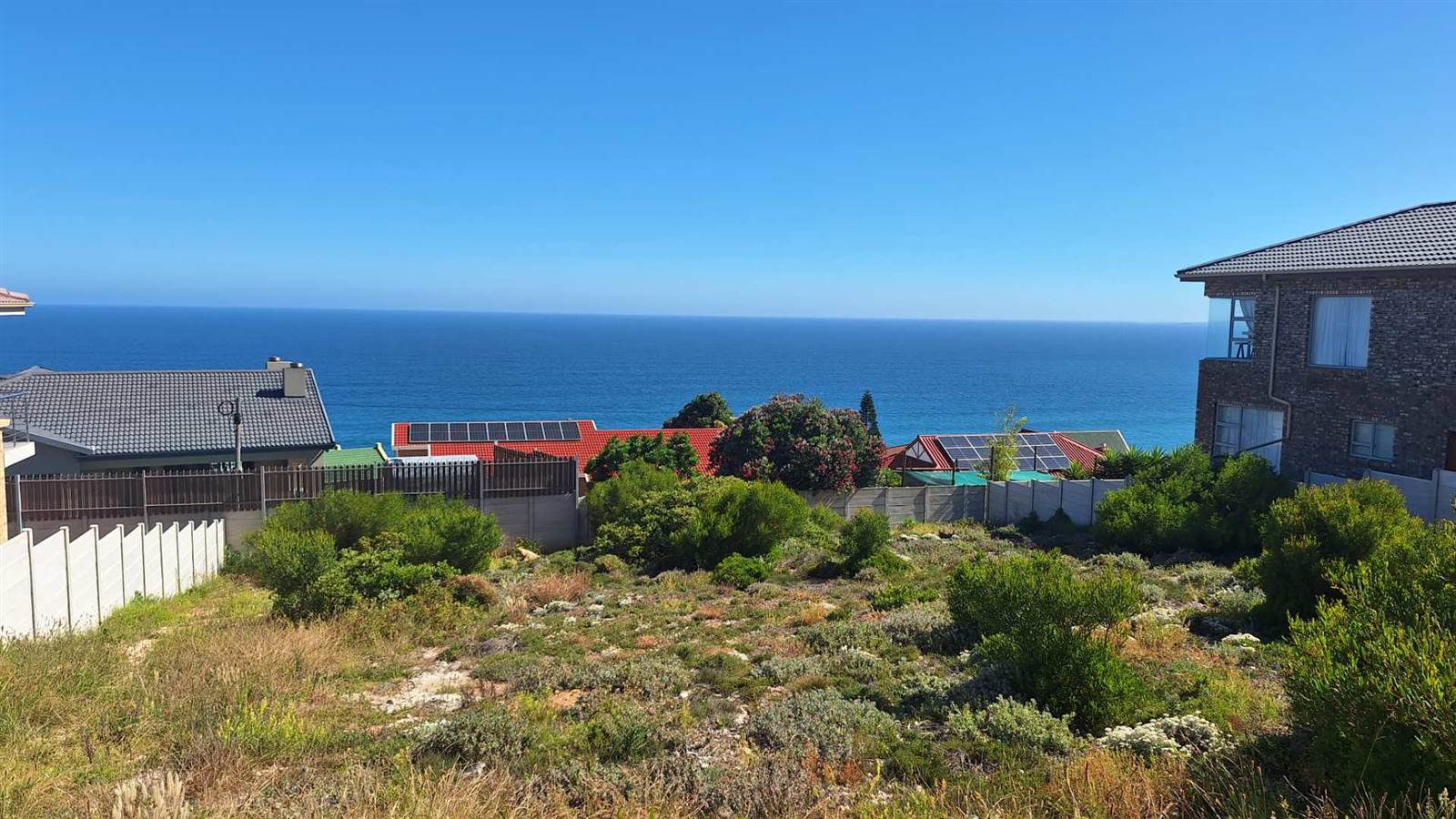 735 m² Land available in Dana Bay photo number 6